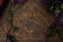 Load image into Gallery viewer, Halsband i mässing - Flower of life / Livets blomma