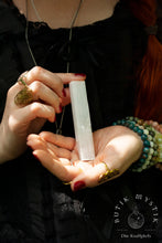 Load image into Gallery viewer, Selenite wand - 10 cm