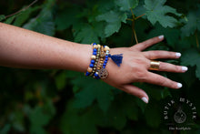 Load image into Gallery viewer, Boho bracelet in wood and brass - Dark blue
