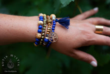 Load image into Gallery viewer, Boho bracelet in wood and brass - Dark blue