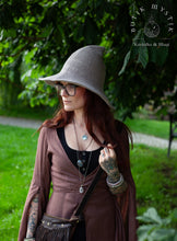 Load image into Gallery viewer, Beige pointy witch&#39;s hat - Halloween Onesize