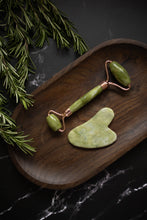 Load image into Gallery viewer, Gua Sha sten &amp; roller - Jade