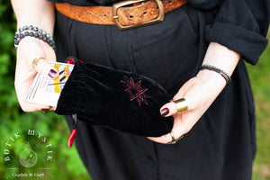 Black Tarot bag in velvet with red star